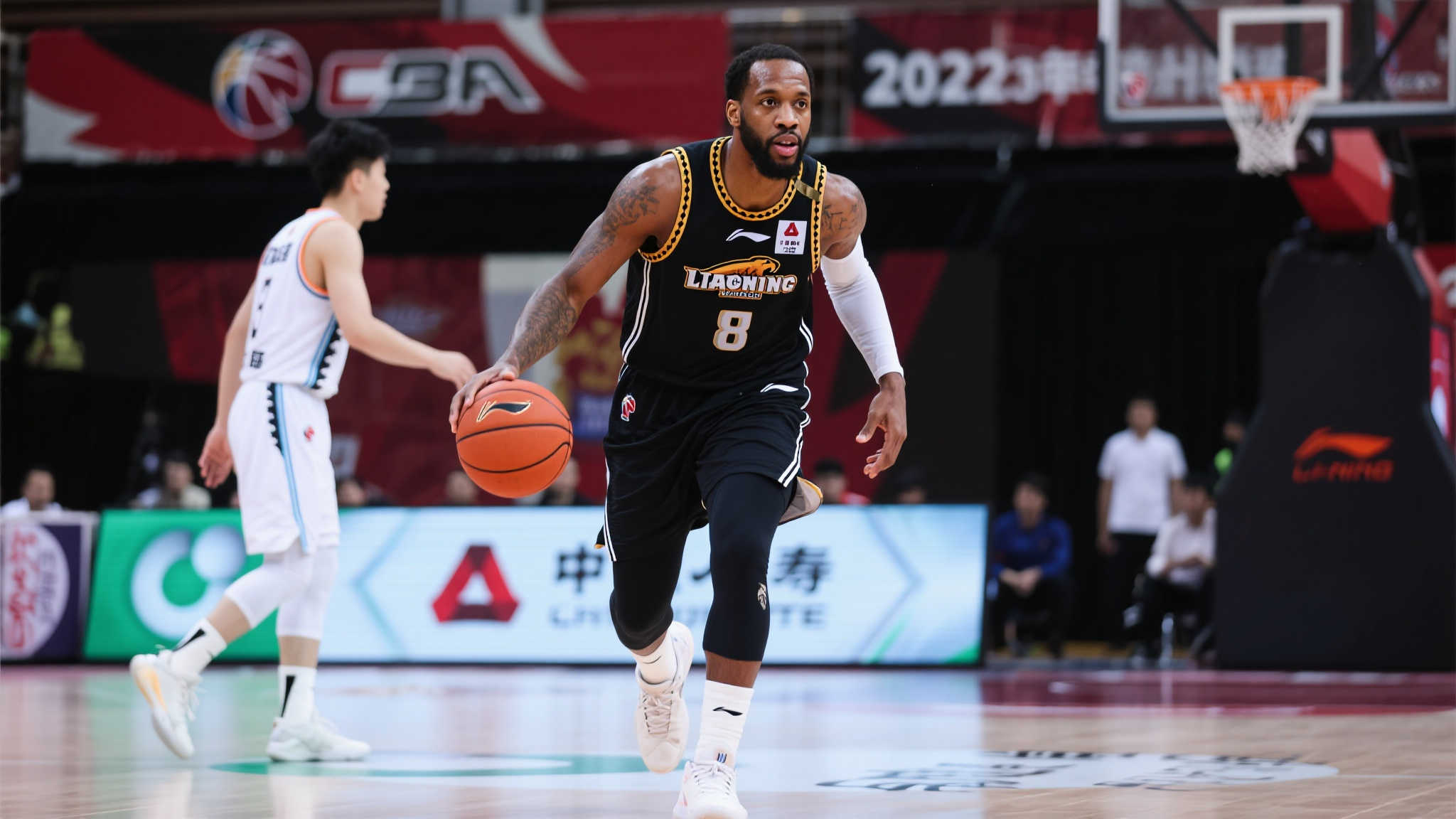 队的篮下防 队的篮下防